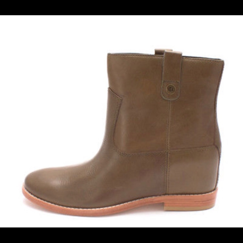 Cole Haan Harvellesam Ankle Boots—size 8.5 green